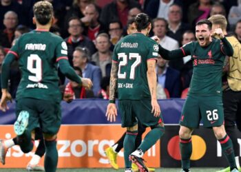 KEJAYAAN Liverpool membenam Ajax 3-0 di Amsterdam dalam aksi Liga Juara-Juara di Amsterdam kelmarin meresahkan Leeds United menjelang kunjungan ke Anfield hari ini.