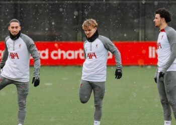 PEMAIN Liverpool melakukan persiapan akhir di Pusat Latihan AXA, Liverpool semalam sebelum bertandang ke Bournemouth dalam aksi Liga Perdana Inggeris hari ini. – IHSAN LIVERPOOL FC