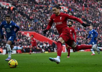 DARWIN Nunez yang mengetuai serangan Liverpool gagal menembusi gawang  Chelsea.