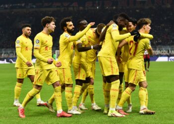 LIVERPOOL menumpaskan AC Milan 2-1 dalam perlawanan terakhir Kumpulan B kelmarin, untuk memenangi semua enam perlawanan.