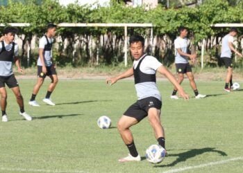 LUQMAN Hakim Shamsudin mahu menebus kecewa Sukan SEA pada Piala Asia bawah 23 tahun yang memulakan kempen di Tashkent, Uzbekistan hari ini.