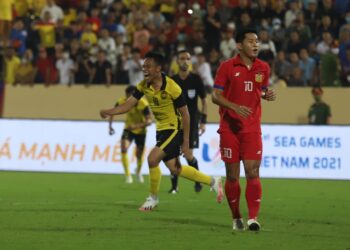 LUQMAN Hakim Shamsudin meraikan jaringannya dengan penuh emosi ketika membantu Malaysia mengalahkan Laos kelmarin. - IHSAN FAM
