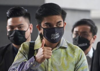SYED Saddiq Syed Abdul Rahman hadir perbicaraan kes pecah amanah, menyalahgunakan harta dan pengubahan wang haram di Kompleks Mahkamah Kuala Lumpur. - UTUSAN/AMIR KHALID