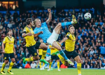 SEPAKAN akrobatik Erling Haaland pada minit ke-84 membantu Manchester City menumpaskan Borussia Dortmund dalam aksi Liga Juara-Juara di Manchester.