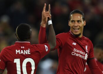 SADIO Mane (kiri) dan Virgil van Dijk ketika bergandingan di Liverpool.