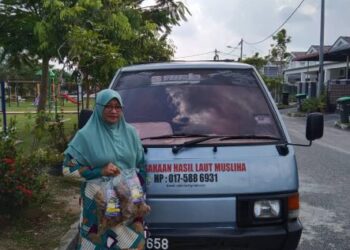 PRODUK Hasil Laut Musliha menawarkan keropok ikan yang segar.