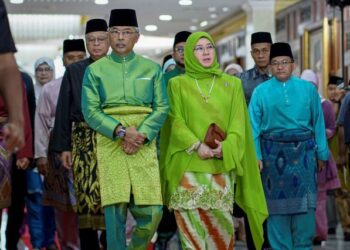 Yang di-Pertuan Agong, Al-Sultan Abdullah Ri’ayatuddin Al-Mustafa Billah Shah dan Raja Permaisuri Agong, Tunku Hajah Azizah Aminah Maimunah Iskandariah berkenan mencemar duli hadir pada sambutan Maulidur Rasul SAW Peringkat Kebangsaan 1444 Hijrah bersamaan 2022 Masihi di WTC hari ini. 
Turut sama, Perdana Menteri, Datuk Seri Ismail Sabri Yaakob. UTUSAN/FARIZ RUSADIO