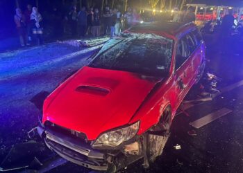 KEADAAN kereta yang terlibat nahas mengorbankan Penolong Pegawai Tanah  Pasir Mas di Kilometer 26.5, Jalan Kota Bharu-Kuala Krai, Machang, Kelantan, malam tadi. - UTUSAN/IHSAN PDRM