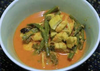 HIDANGAN gulai jerung amat popular dijadikan menu kebanyakan restoran makanan laut di Malaysia. – MEDIA SOSIAL