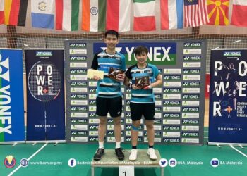 CHOONG Hong Jian-Toh Ee Wei muncul juara beregu campuran.