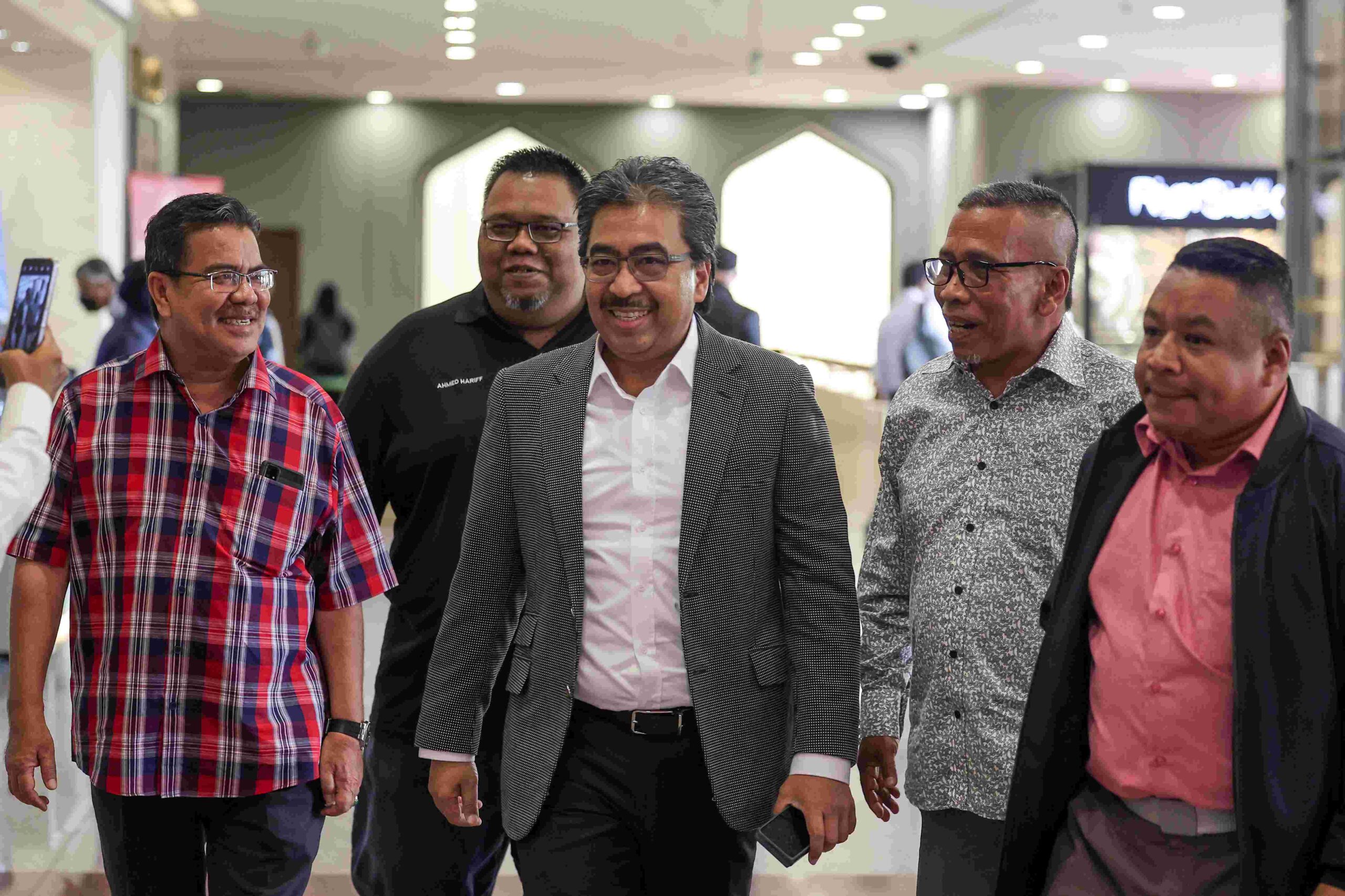 MKT UMNO dijangka bincang hala tuju baru parti