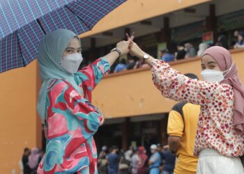 UMUR hanya angka sebaliknya kematangan pemikiran manusialah yang  akan membawa kejayaan hidup bermutu. –UTUSAN/RASUL AZLI SAMAD