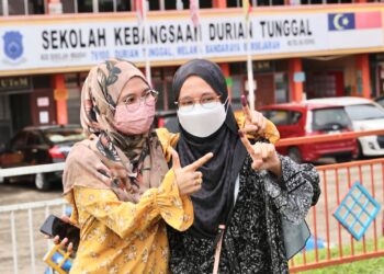 PERANAN anak muda sangat penting dalam memastikan pentadbiran negara diperintah oleh orang
yang kompeten dan mempunyai meritokrasi dalam tempoh lima tahun akan datang.