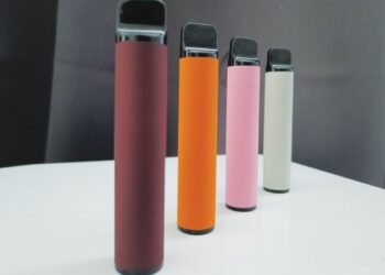 POD pakai buang atau disposable pod kini ditawarkan pada harga serendah RM10 dan bebas dijual secara dalam talian termasuk di platform-platform terkemuka. - UTUSAN/HADI AB. MANAP