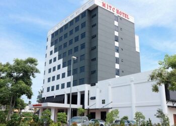 KEBANYAKAN hotel di Melaka menerima tempahan penginapan antara 50 hingga 75 peratus bagi musim cuti persekolahan yang bermula minggu ini.