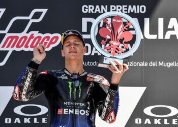 FABIO Quartararo meraikan kemenangan di Litar Mugello dengan penuh emosi. - AFP