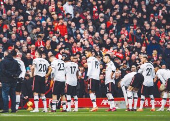REAKSI pemain Manchester United ketika dimalukan 7-0 oleh Liverpool dalam aksi Liga Perdana Inggeris di Anfield, Isnin lalu.
