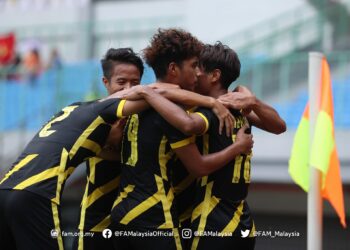 SKUAD Muda negara berjaya mara ke final selepas menyingkirkan Vietnam pada aksi separuh akhir Kejuaraan AFF di Stadium  Patriot Candrabhaga, Bekasi, hari ini.-IHSAN FAM