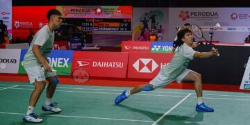 MAN Wei Chong-Tee Kai Wun menyingkirkan pasangan Indonesia, Leo Rolly Carnando-Daniel Marthin 21-17, 22-20 untuk mara ke final Malaysia Masters.