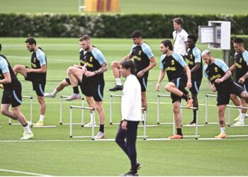 PEMAIN Inter Milan melakukan persiapan akhir di Appiano Gentile, utara Milan, Itali kelmarin menjelang pertemuan akhir Liga Juara-Juara menentang Manchester City di Istanbul esok.  – AFP