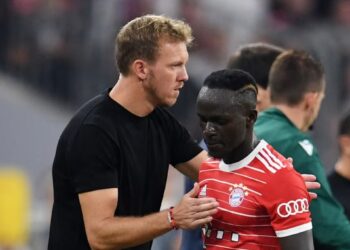 HUBUNGAN Julian Nagelsmann (kiri) dan Sadio Mane tegang sebelum dia dipecat sebagai pengurus Bayern Munich minggu lalu.