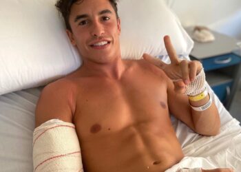 MARC Marquez selamat menjalani pembedahan tangan semalam. - Instagram Marc Marquez