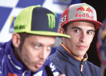 MARC Marquez (kanan) bersama Valentino Rossi.