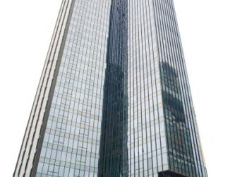 Menara MBSB Bank PJ Sentral. MBSB telah menjadi syarikat kelima di bawah kategori perkhid­matan kewangan memperolehi status patuh syariah. - GAMBAR HIASAN