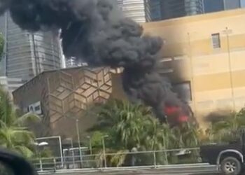 PUSAT beli-belah Mid Valley Megamall ditutup sementara waktu akibat kebakaran pagi tadi.