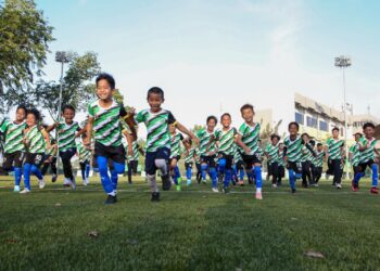 PEMAIN-pemain muda yang menyertai Milo X FAM Ultimate Experience dilihat cukup ceria.