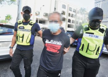 Seorang warga emas dihadapkan ke mahkamah Sesyen Johor Bahru, Johor  atas pertuduhan melakukan hubungan seks luar tabii dengan seekor kucing, baru-baru ini. – MINGGUAN/RAJA JAAFAR ALI