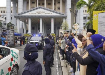 Rakyat tidak boleh menjadi hakim mengenai sesuatu kes yang dibicarakan di mahkamah atau mengadili sama ada bersalah atau tidak terhadap sesuatu kes yang masih dalam siasatan. – MINGGUAN/ SHIDDIEQIIN ZON