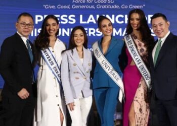 TIGA pemenang Miss Universe 2022 bergambar ketika dalam melakukan lawatan rasmi baru-baru ini.