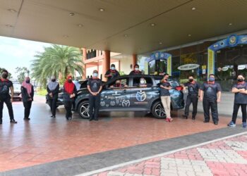 PENGGERAK Aplikasi MyManjung bergambar selepas majlis pelancarannya yang disempurnakan oleh Setiausaha Kerajaan Negeri Perak, Datuk Ahmad Suaidi Abd. Rahim yang dilakukan secara atas talian melalui aplikasi Zoom di Ibu pejabat MPM, Manjung, Perak hari ini.