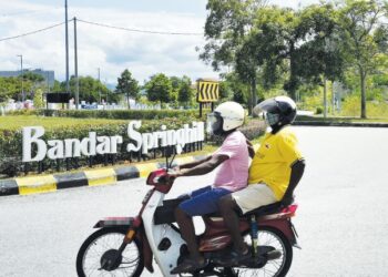 BANDAR Springhill di Port Dickson, Negeri Sembilan antara nama taman perumahan yang menggunakan bahasa Inggeris. 
– UTUSAN/MOHD. SHAHJEHAN MAAMIN.