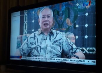 TANGKAP layar rakaman video disiarkan RTM yang didakwa dibuat semasa Najib Tun Razak berada di penjara.