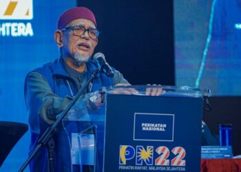 ABDUL HADI AWANG




ABDUL Hadi Awang berucap pada Konvensyen Perikatan Nasional (PN) 2022 di MAEPS Serdang, hari ini. - UTUSAN/FARIZ RUSADIO 