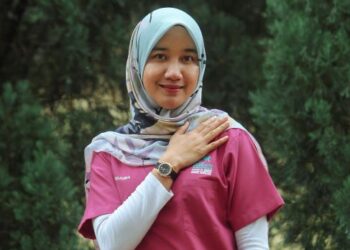 NORSHANINA MOHAMAD NOR antara tenaga kerja  Pusat Kuarantin dan Rawatan Covid-19 Berisiko Rendah (PKRC) di Taman Ekspo Pertanian Malaysia Serdang (MAEPS) Serdang, Selangor.