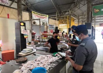 PPDNHEP Pulau Pinang mengeluarkan 37 notis NPMB dan 12 NB kepada penternak, pemborong dan peniaga ayam susulan kenaikan harga ayam di Pulau Pinang.