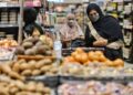 PERDAGANGAN borong dan runcit Malaysia merekodkan pertumbuhan pada April. - GAMBAR HIASAN