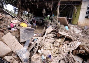 JELEBU yang merupakan kawasan paling kurang menerima taburan hujan menjadi daerah paling teruk terjejas dalam kejadian banjir di Negeri Sembilan, baru-baru ini. – UTUSAN/MOHD.SHAHJEHAN MAAMIN