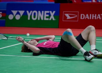 REAKSI Ng Tze Yong selepas tewas kepada pemain Taiwan, Chou Tien Chen pada pusingan kedua Malaysia Masters di Axiata Arena, Bukit Jalil.