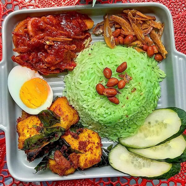 Nasi Lemak Pandan Ayam Berempah Utusan Malaysia