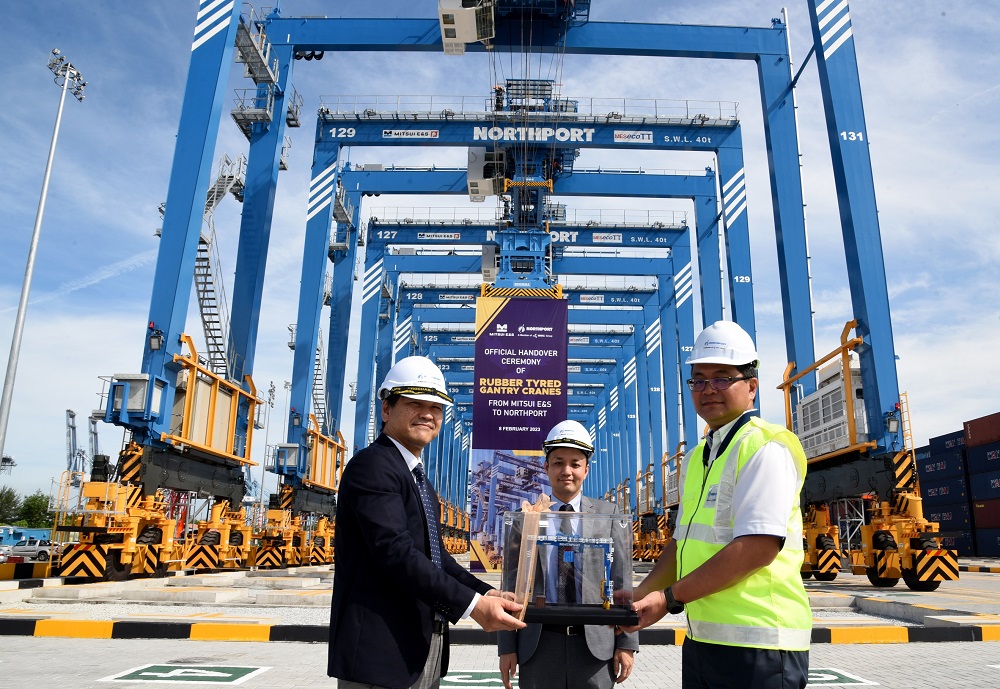 Northport menerima peralatan terminal dari Jepun 2 Northport RTG 1