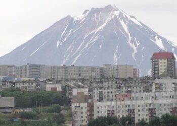 GUNUNG Klyuchevskaya Sopka. - AFP