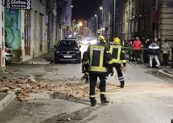 KEADAAN bandar Mostar selepas gempa dirasai di seluruh Balkan. - MIRSAD BEHRAM