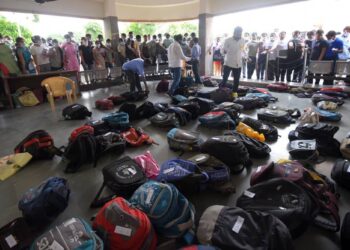 KEADAAN di sebuah pusat peperiksaan di Jaipur, Rajasthan, India. - THE INDIAN EXPRESS