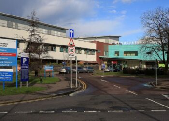 SEORANG ibu koma dan dirawat di sebuah hospital di Gloucestershire. - AGENSI