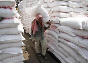 MSM dan CSR mengesahkan gula gred tersebut belum dikeluarkan dan dipasarkan di Malaysia. - GAMBAR HIASAN