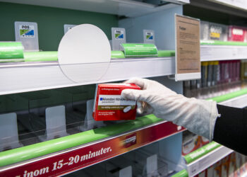 PENGAMBILAN paracetamol dikatakan membahayakan ibu mengandung. - AFP